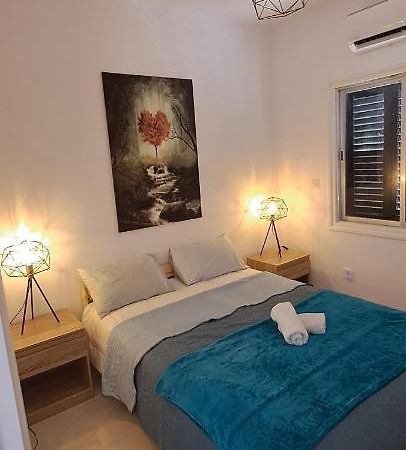 Luxury Apartment In Light House Beach Paphos Luaran gambar